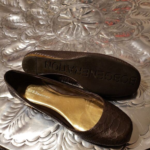 Bcbgeneration,size 9,brown/purple in color,trimmed in gold, slight imperfections - Picture 5 of 8